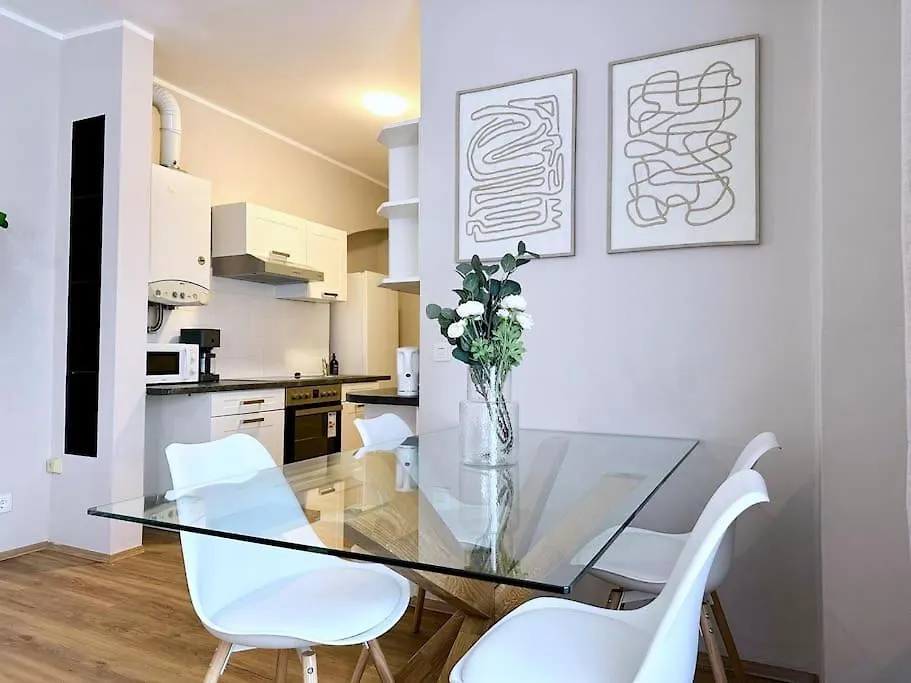 Next To Shopping Street I 5 Minutes To Inner City Vienne